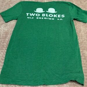 🤯 5/$20 Green Two Blokes Tee Unisex Men Women Small